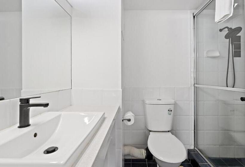 带泳池景观及3个卧室的公寓, Seaview Resort