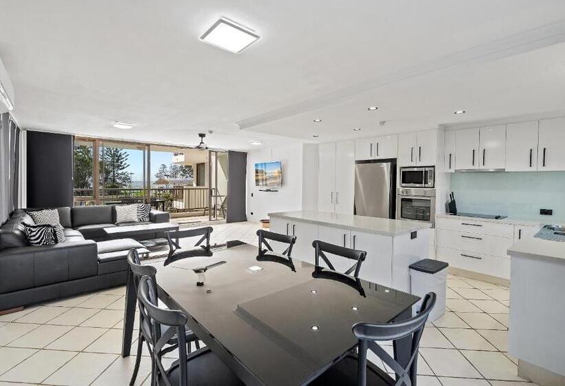 带泳池景观及3个卧室的公寓, Seaview Resort