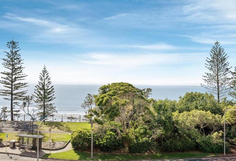 带有一个卧室和海景的高级公寓, Seaview Resort