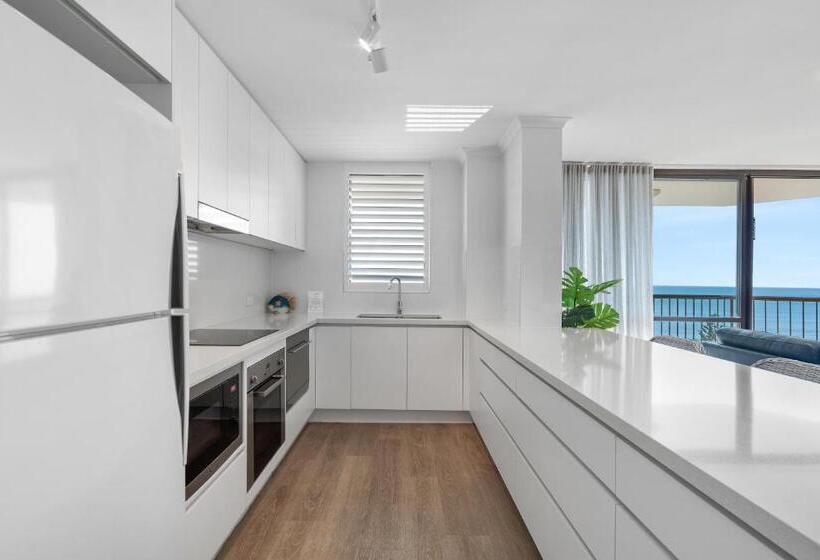 Superior 2-bedroom flat with sea view, Seaview Resort