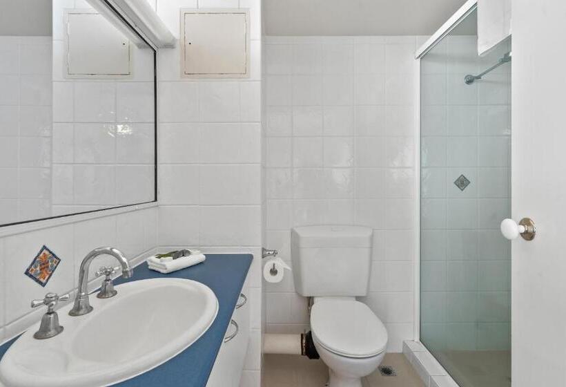 Superior 3-bedroom flat with sea view, Seaview Resort