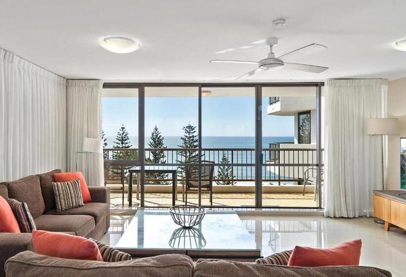 Superior 3-bedroom flat with sea view, Seaview Resort