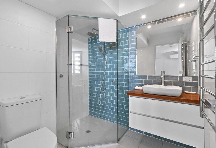 Superior 2-bedroom flat with sea view, Seaview Resort