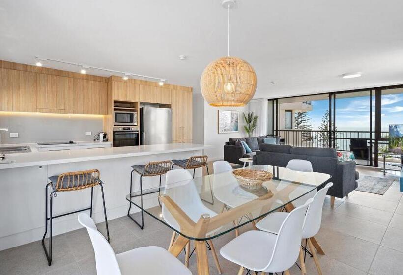 Superior 2-bedroom flat with sea view, Seaview Resort