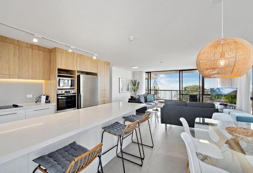 Superior 2-bedroom flat with sea view, Seaview Resort