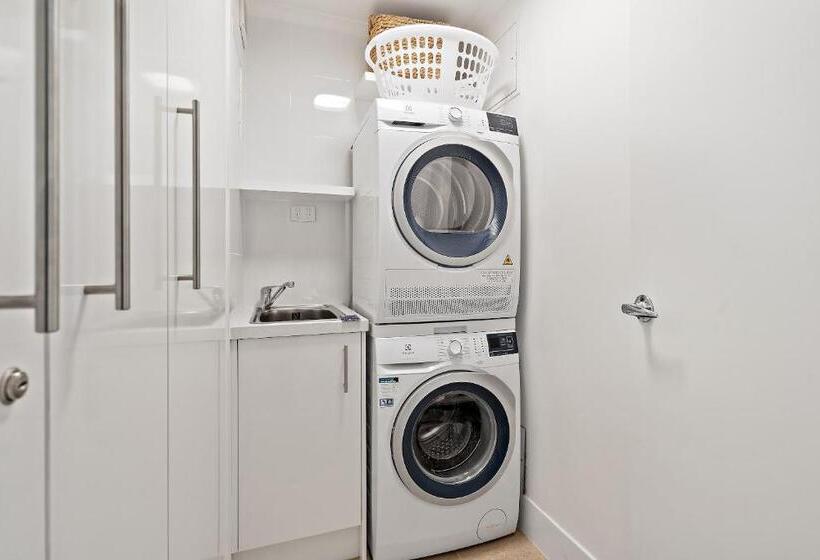 Superior 2-bedroom flat with sea view, Seaview Resort