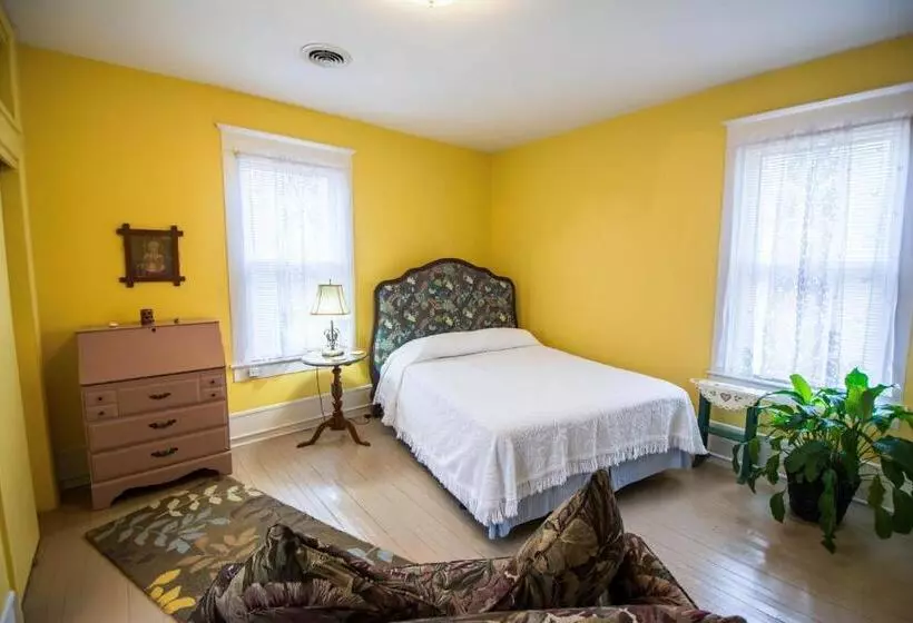 バス共有のスタンダードルーム, The Dailey Renewal Retreat B & B