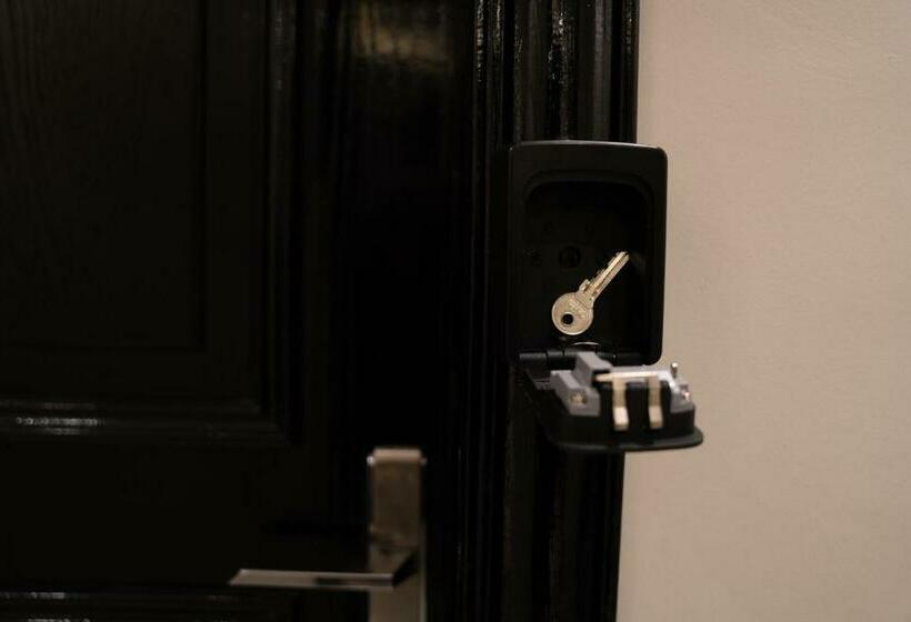 带2个卧室的公寓, Fans Hotel Suites