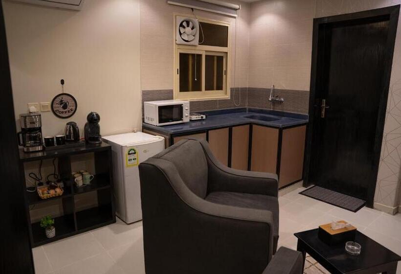 标准工作室, Fans Hotel Suites