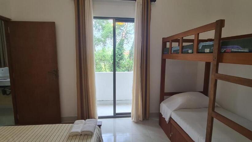 Апартаменты 1 Спальня с Балконом, Ceylon Lodge   Airport Transit Hostel