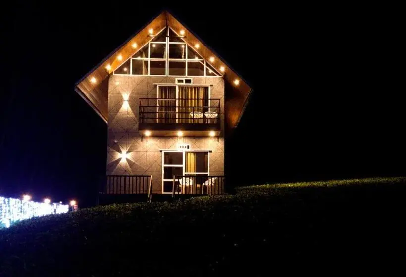 Perhehuone Puutarhanäkymä, Cloud Canopy   Tea Garden Family Pool Cottage In Vagamon