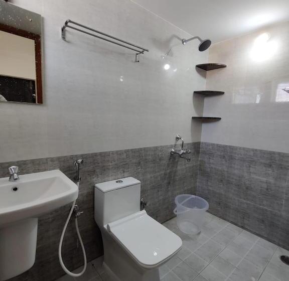 Quarto Estandar, Alohaa Homestel