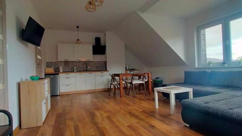 إستوديو قياسى ذو إطلالة, Smerekowa Ostoja