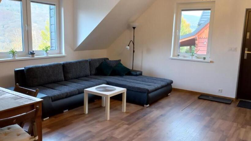 إستوديو قياسى ذو إطلالة, Smerekowa Ostoja