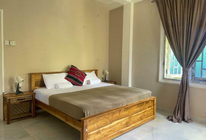 Habitació Deluxe amb Balcó, Habibi Hostel & Restaurant