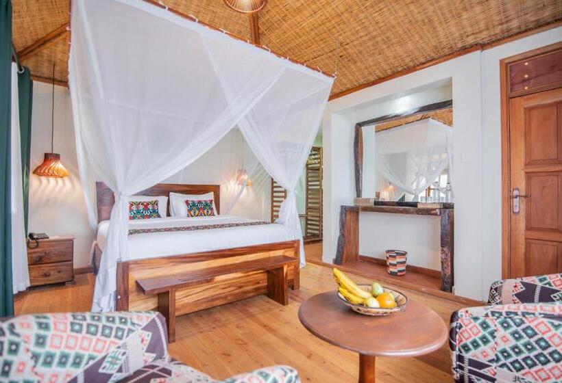 اتاق لوکس با بالکن, Gorilla Leisure Lodge