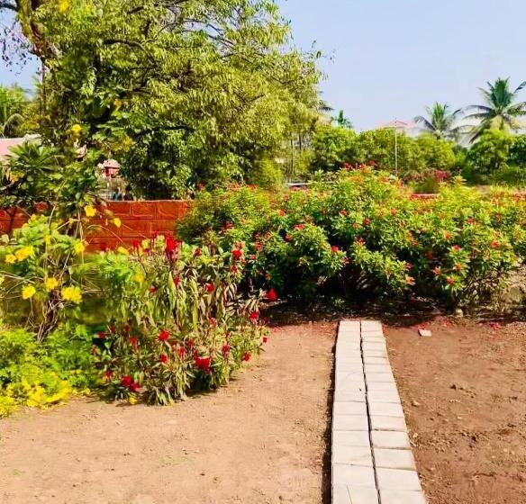 غرفة إقتصادية, Scarlet Resort Alibag