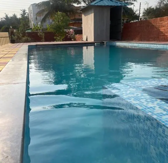 デラックスルーム, Scarlet Resort Alibag
