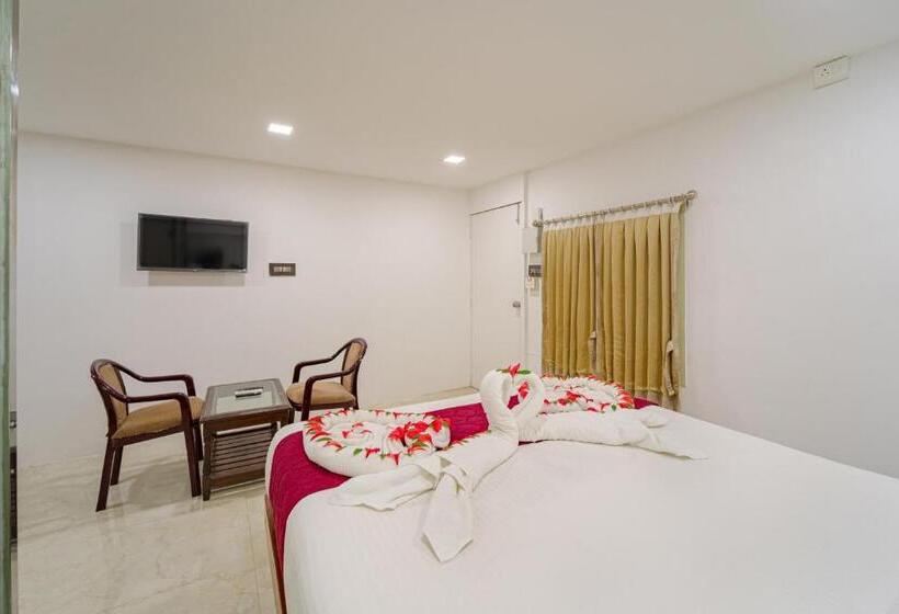 اتاق لوکس با بالکن, Nathan Resort With Swimming Pool