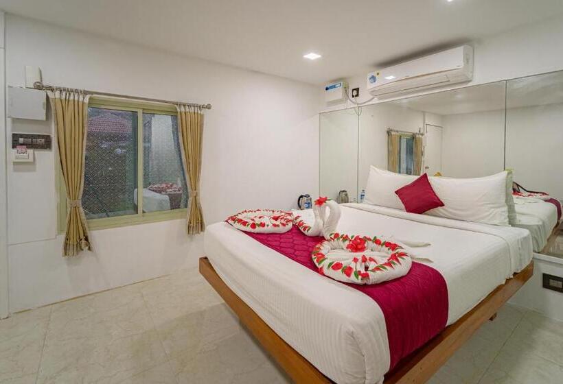 اتاق لوکس با بالکن, Nathan Resort With Swimming Pool