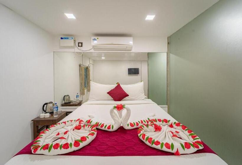 اتاق لوکس با بالکن, Nathan Resort With Swimming Pool