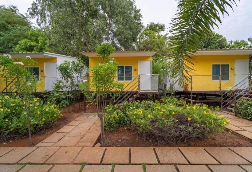 اتاق لوکس با بالکن, Nathan Resort With Swimming Pool