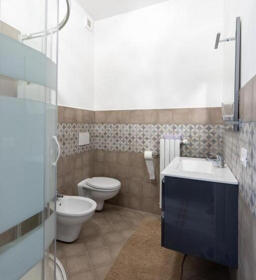 エコノミー4人部屋, B & B L Abbraccio