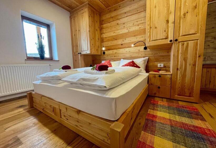 اتاق استاندارد با چشمانداز کوهستان, šurc