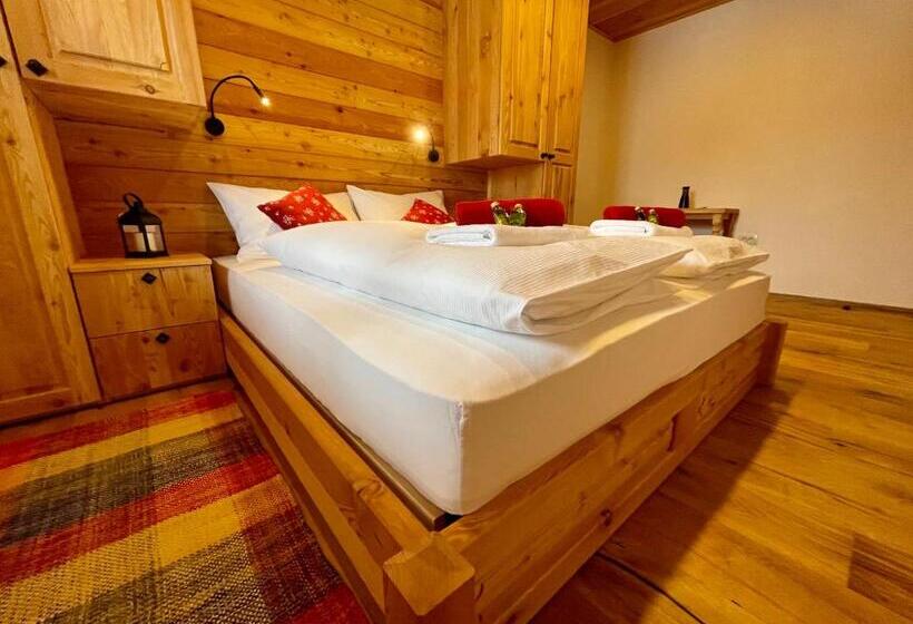 اتاق استاندارد با چشمانداز کوهستان, šurc