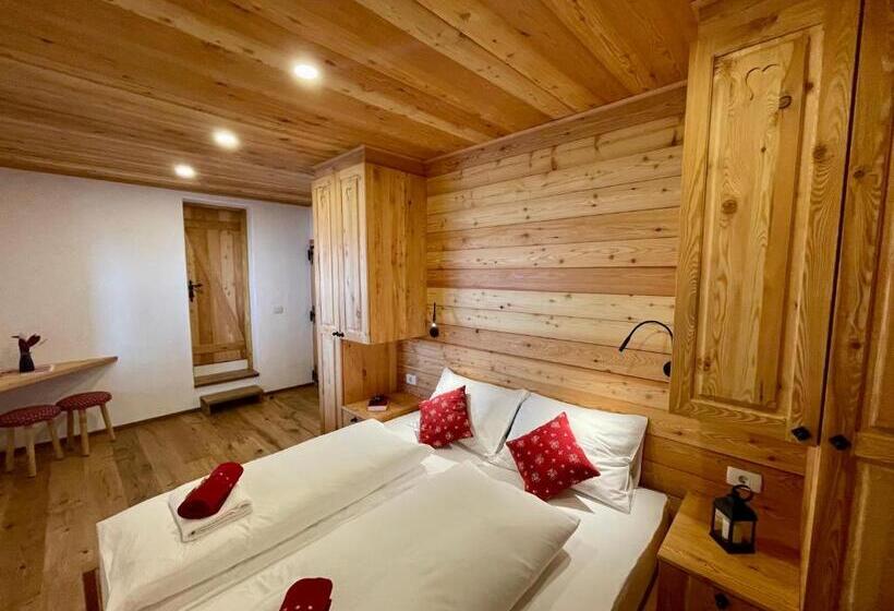 اتاق استاندارد با بالکن, šurc