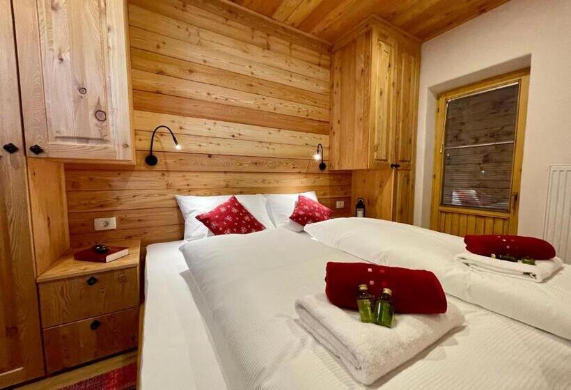 اتاق استاندارد با بالکن, šurc