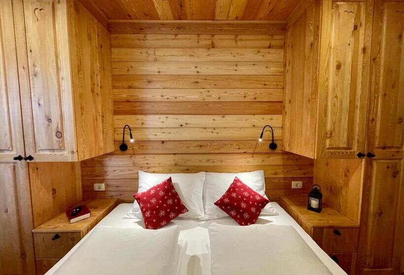 اتاق استاندارد با بالکن, šurc