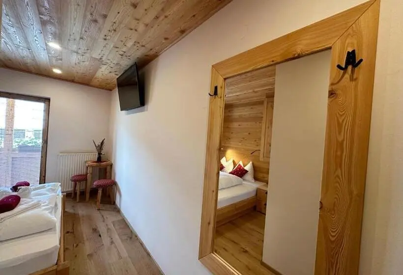 اتاق استاندارد با تخت بزرگ, šurc
