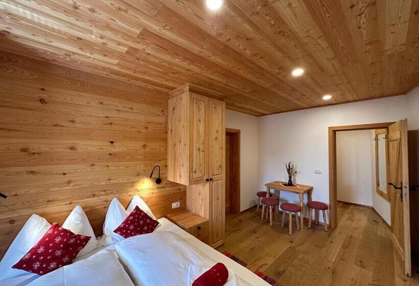 اتاق استاندارد چهار تخته, šurc