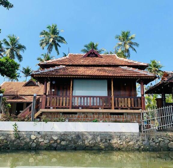 اتاق استاندارد با چشم‌انداز دریاچه, Cherai Lake Resort