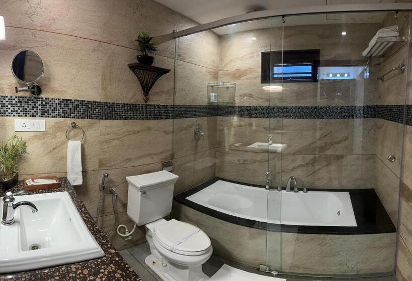 اتاق استاندارد با تخت بزرگ, Cherai Lake Resort