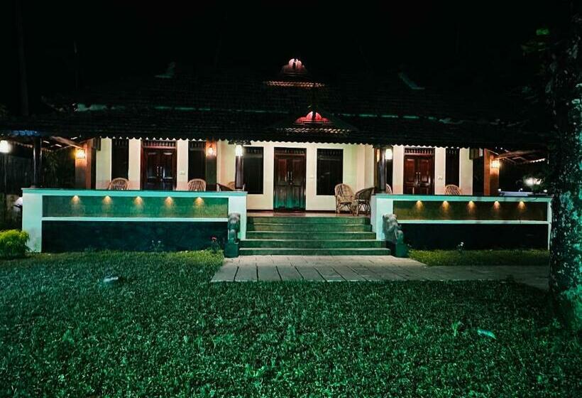 اتاق لوکس با تخت بزرگ, Cherai Lake Resort