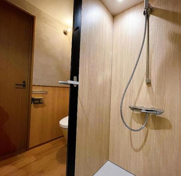 غرفة ديلوكس ثلاثية, Hakuba Log Hotel Meteor