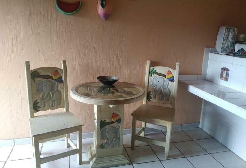 شقة غرفة واحدة, La Casita De La Penita