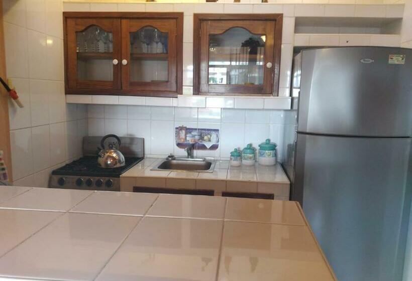 شقة غرفة واحدة, La Casita De La Penita