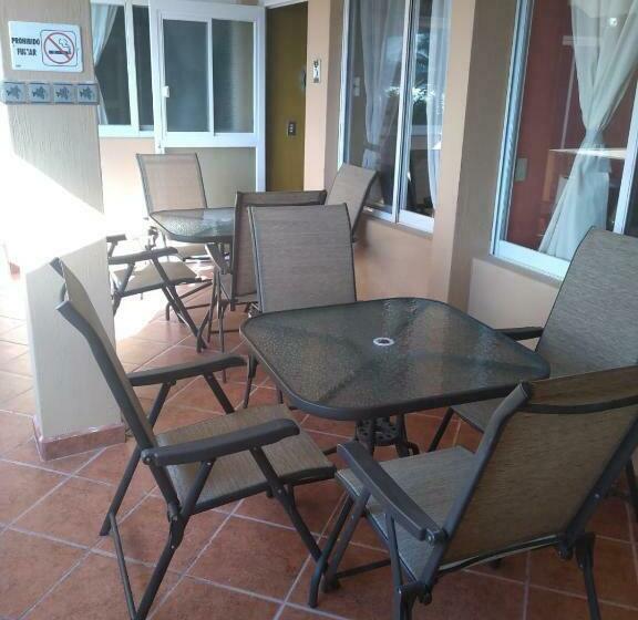 غرفة عائلية, La Casita De La Penita