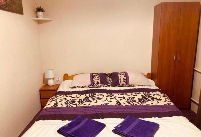 اتاق استاندارد, Dworek Ewunia