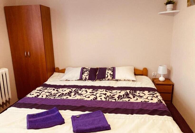 اتاق استاندارد, Dworek Ewunia