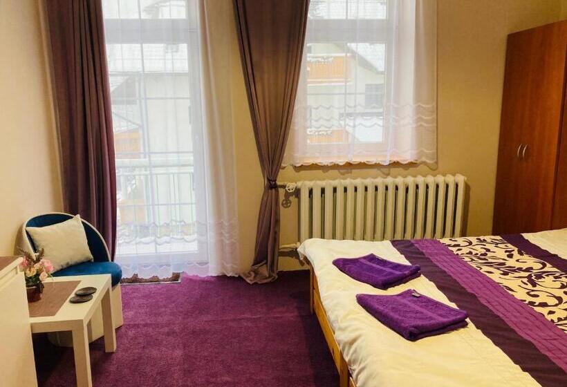 اتاق استاندارد, Dworek Ewunia