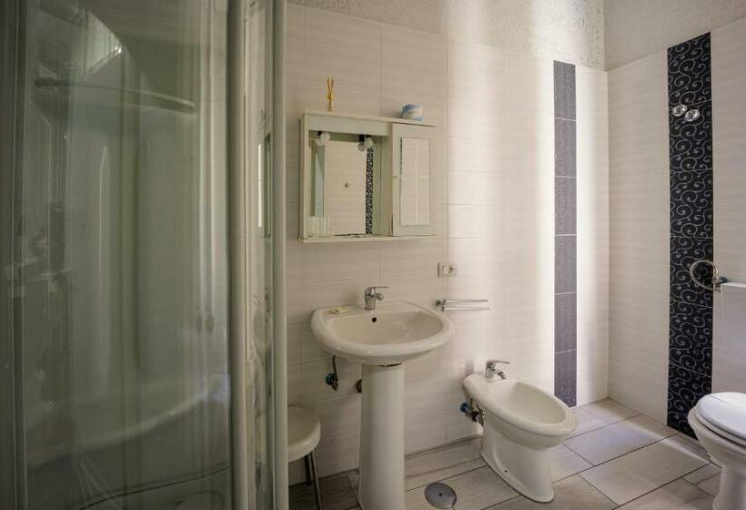 اتاق استاندارد, New Sayonara