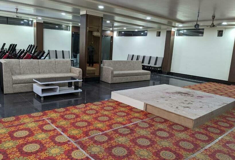 סוויטה משפחתית, The Golden Sand