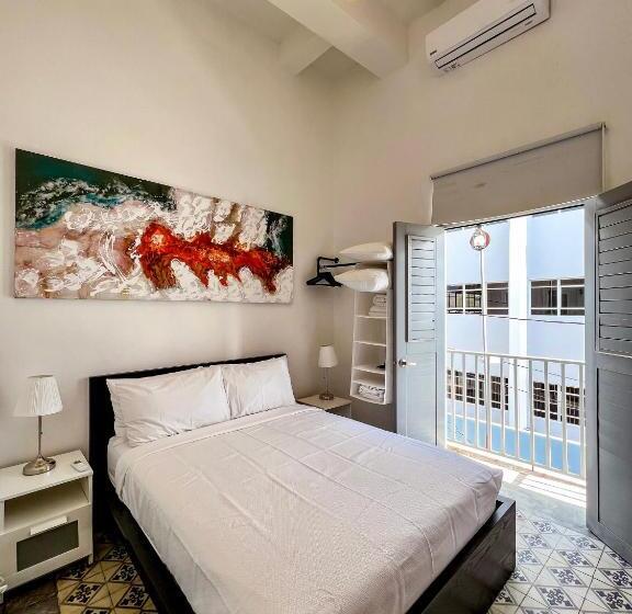 آپارتمان 1 خوابه, Nando S Place