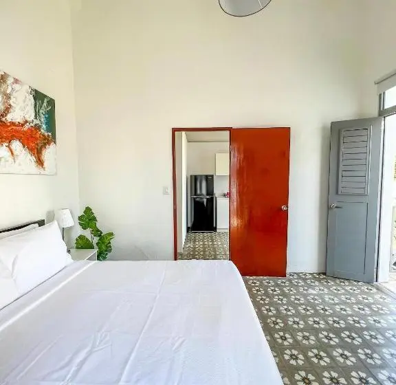 آپارتمان 1 خوابه, Nando S Place