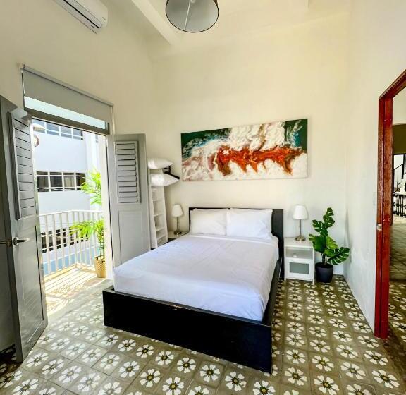 آپارتمان 1 خوابه, Nando S Place