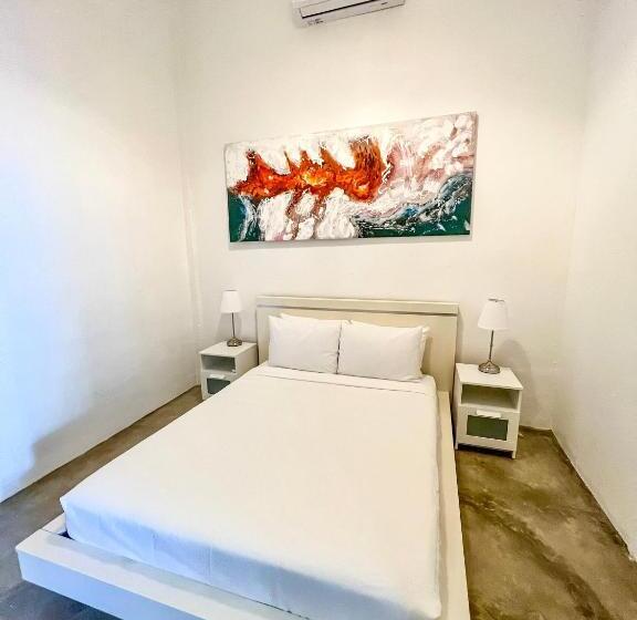 آپارتمان 2 خوابه, Nando S Place